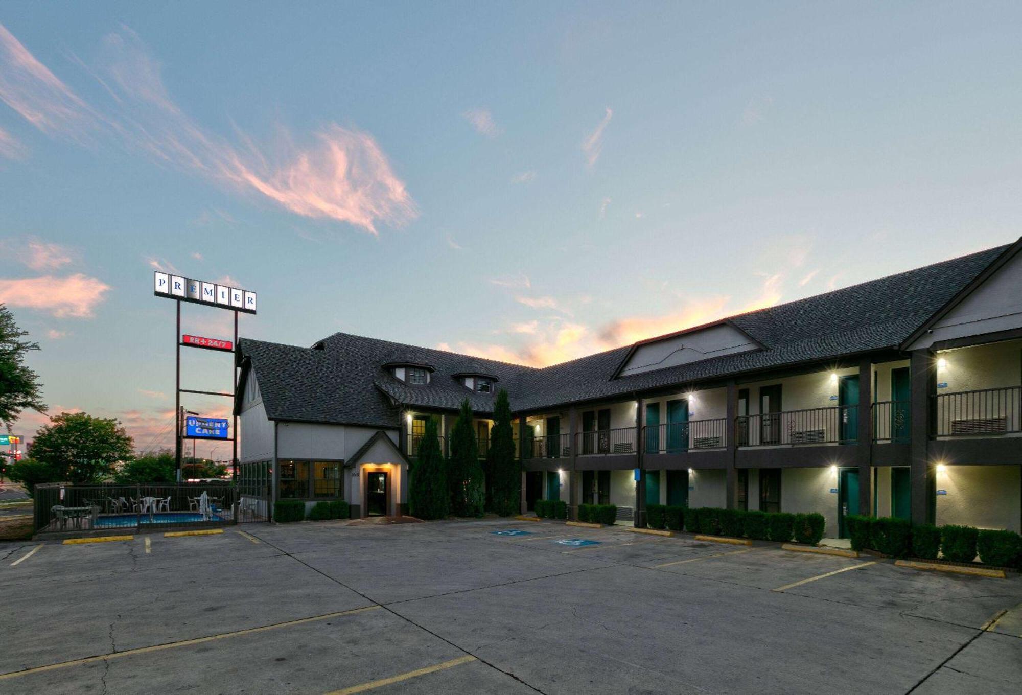 Howard Johnson By Wyndham San Marcos Exterior foto