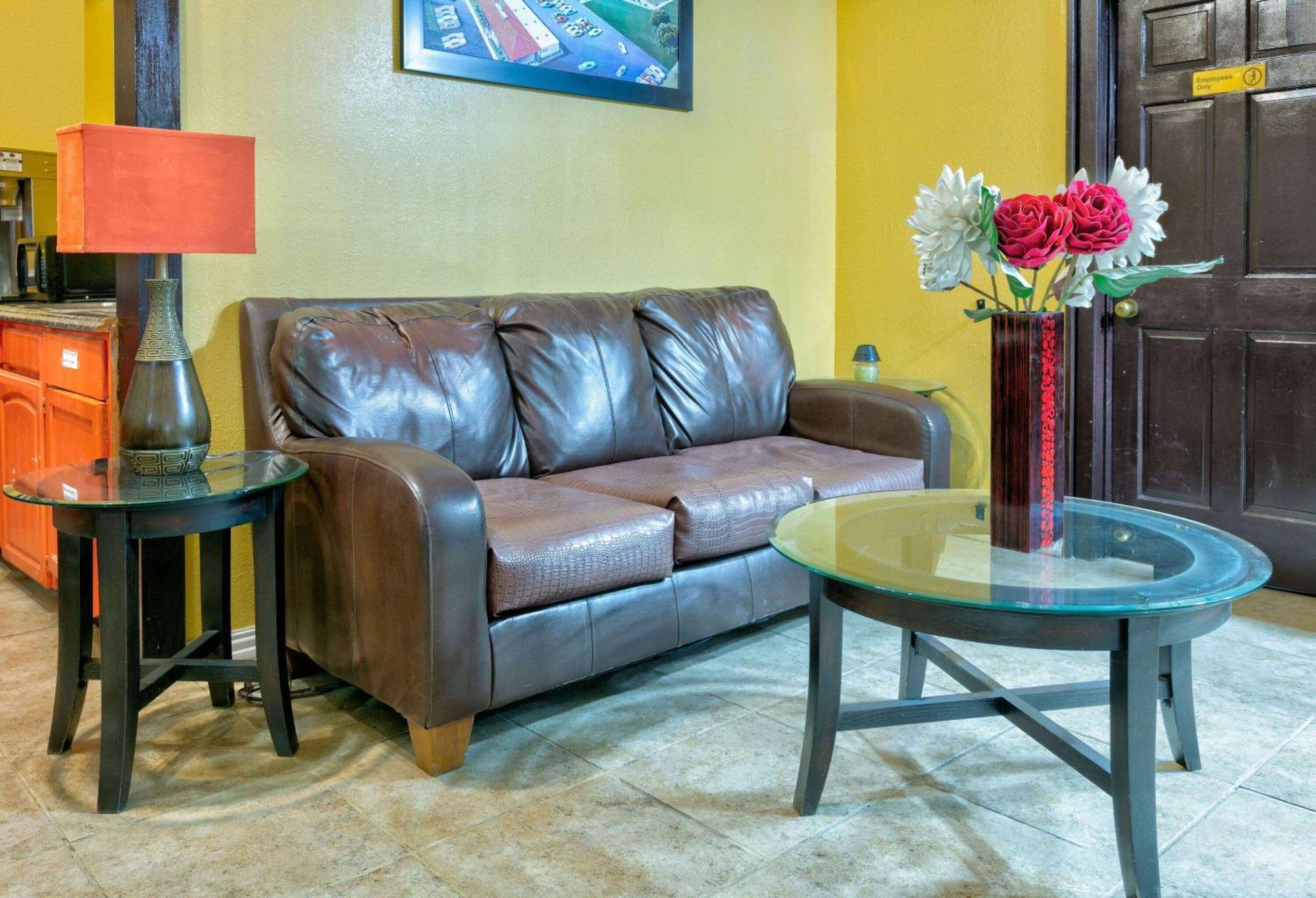 Howard Johnson By Wyndham San Marcos Exterior foto